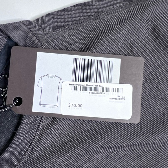 Voormi WOMEN'S SHORT SLEEVE TECH TEE - Picture 4 of 7